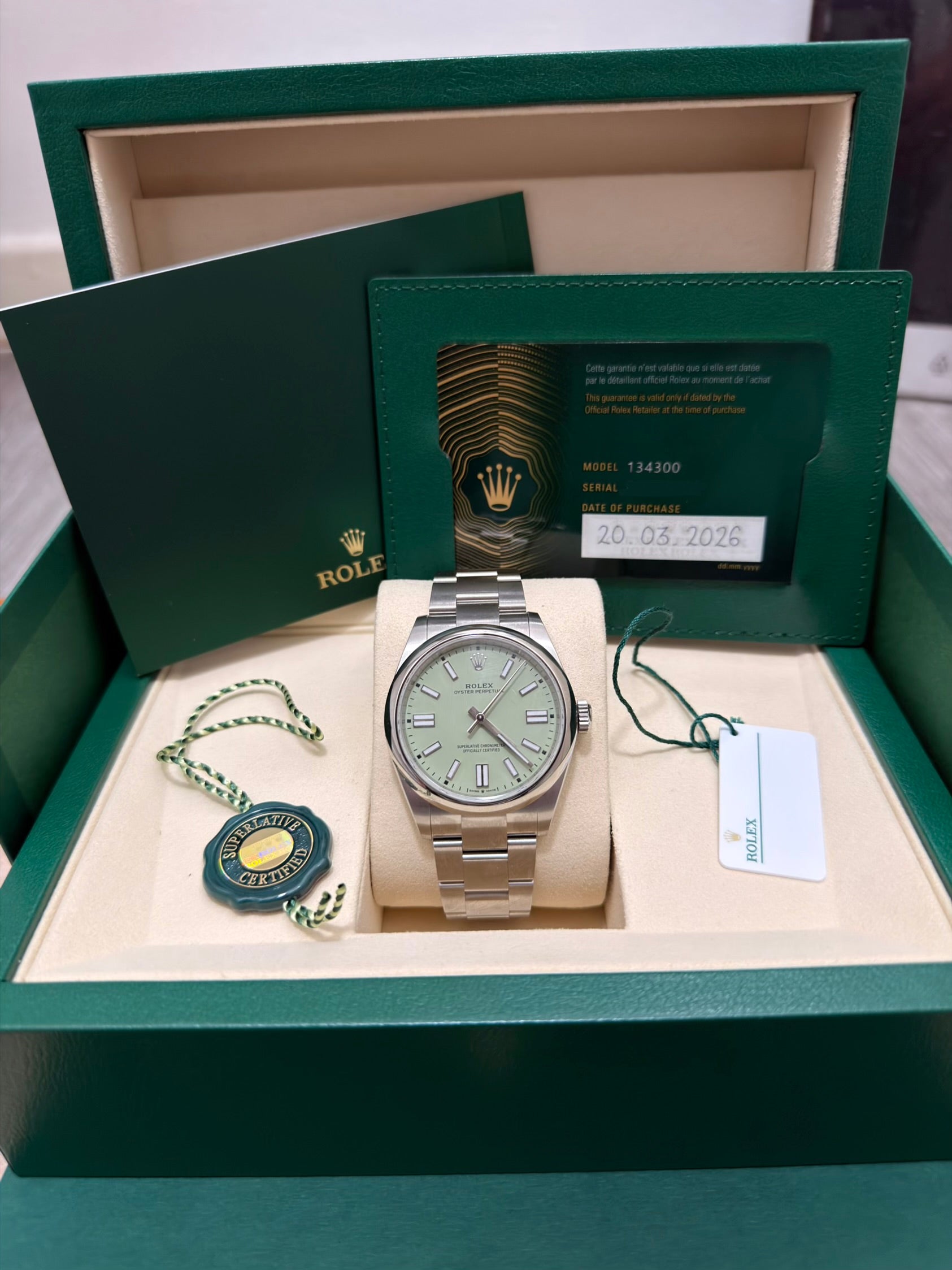 Rolex Oyster Perpetual - 134300