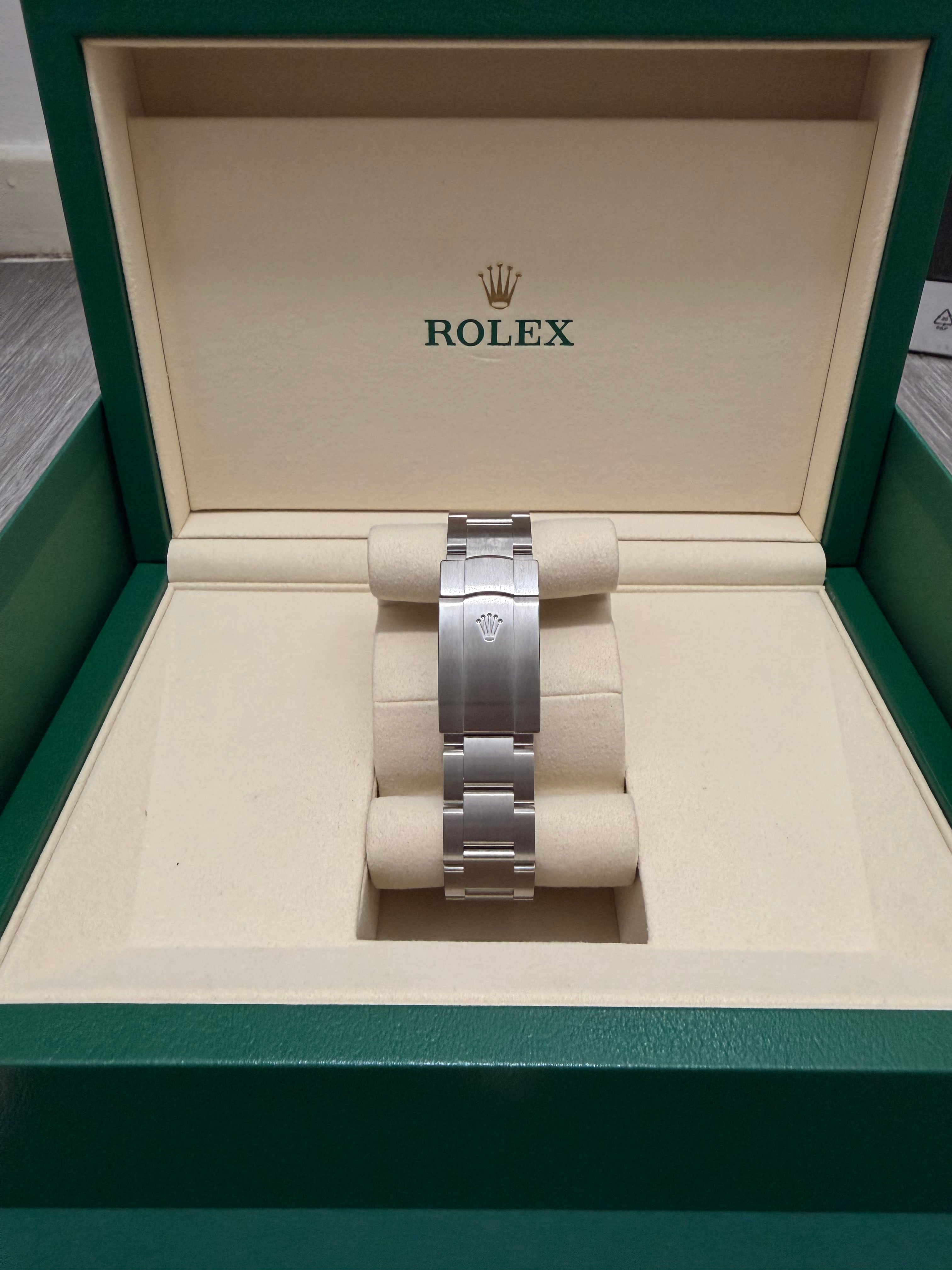 Rolex Oyster Perpetual - 134300